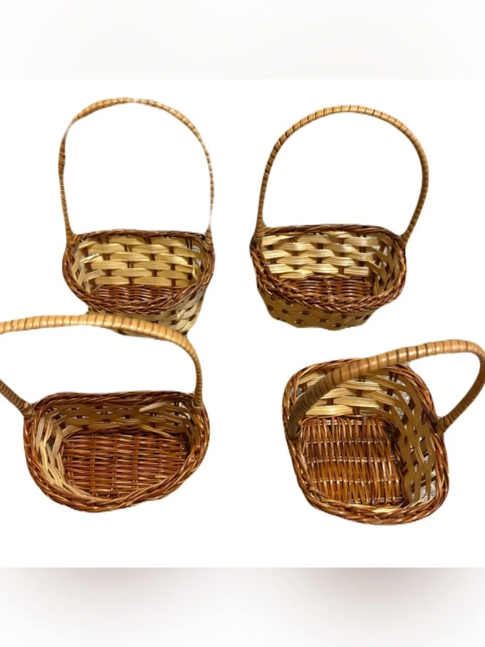 4 Mini Wooden Basket + Red Flower Petals